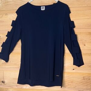 Navy blue Top with open pattern Sleeve Details